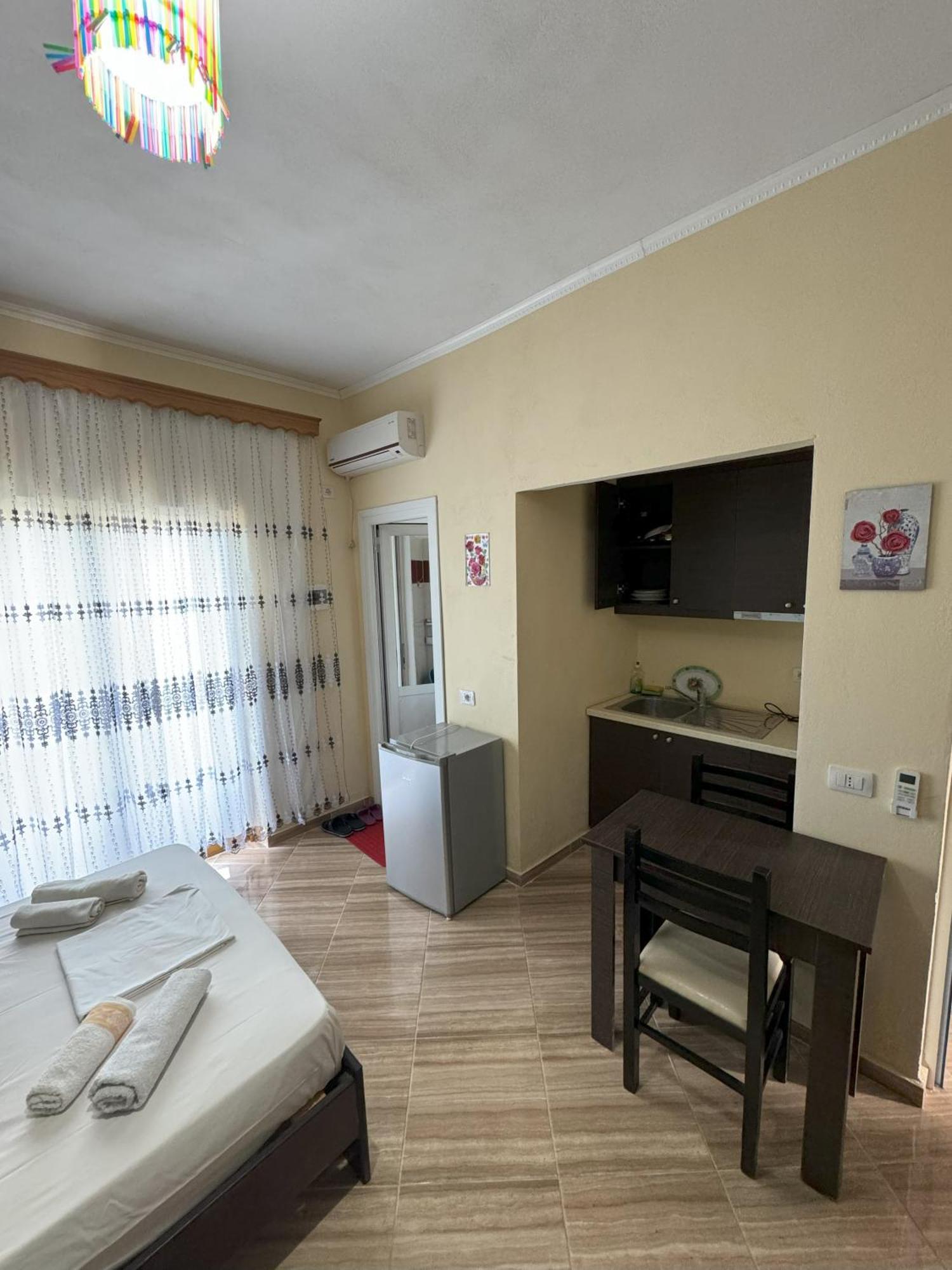 Adrian Agustin Rooms Lukovë Extérieur photo