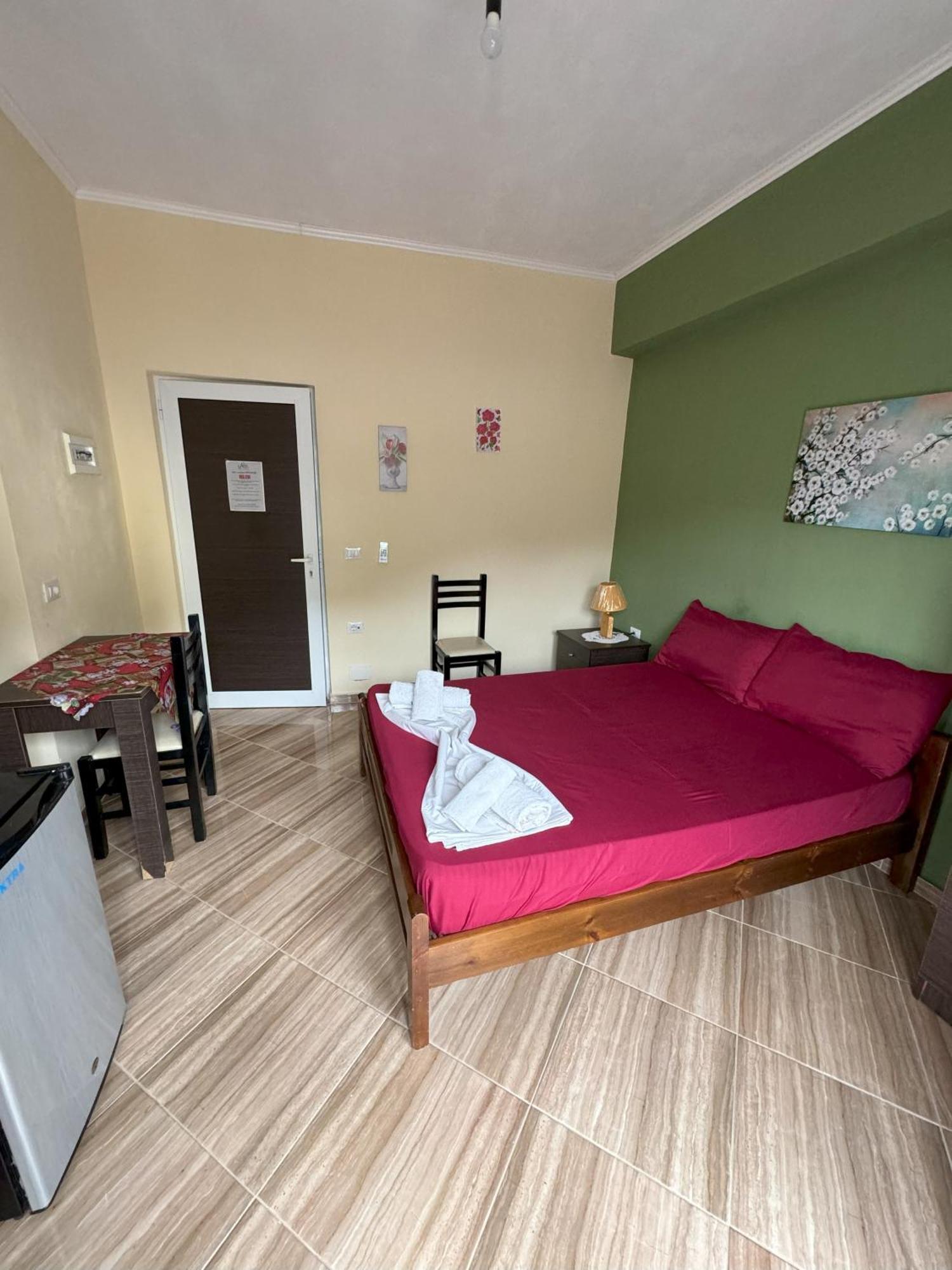 Adrian Agustin Rooms Lukovë Extérieur photo