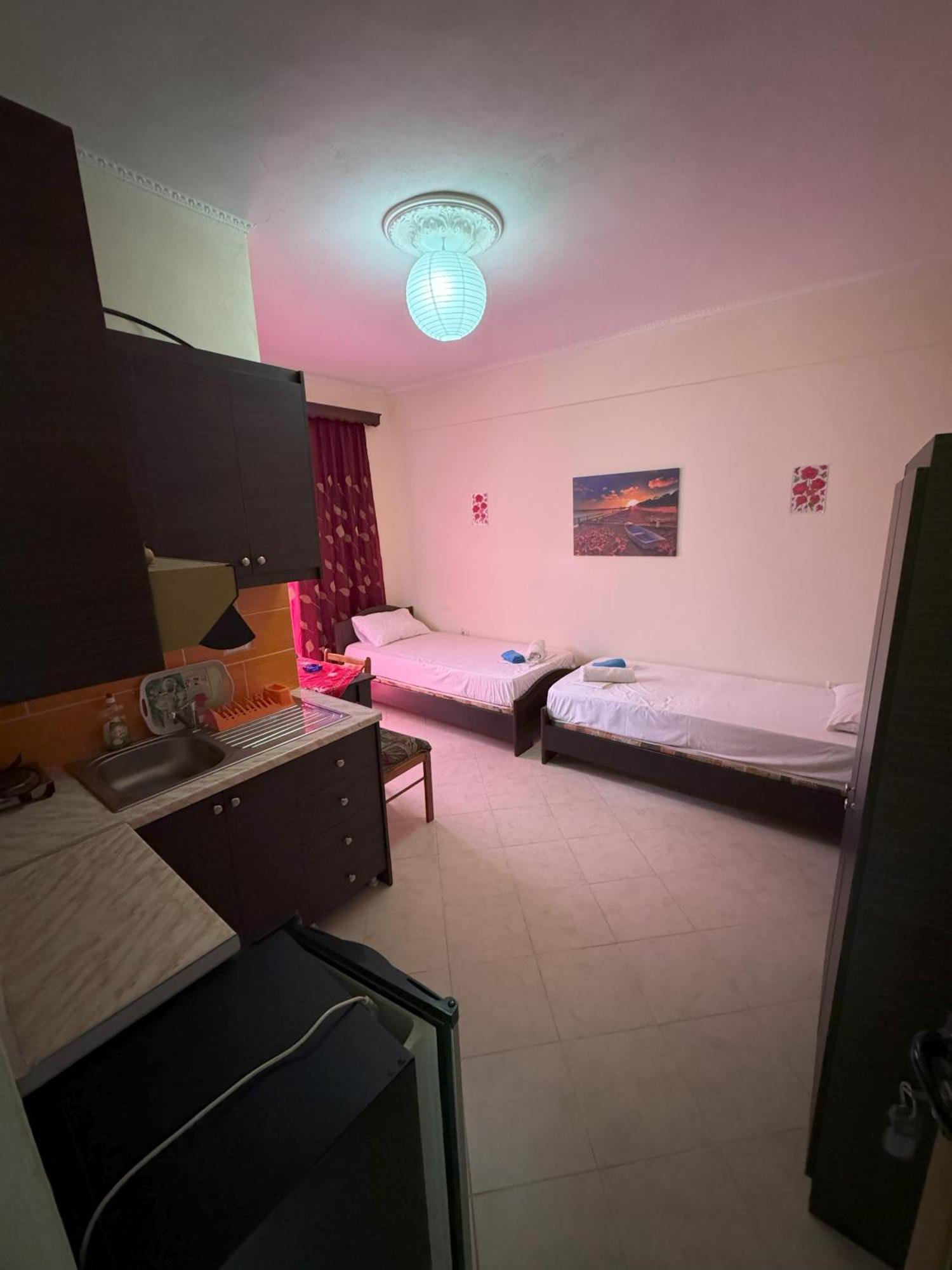Adrian Agustin Rooms Lukovë Extérieur photo
