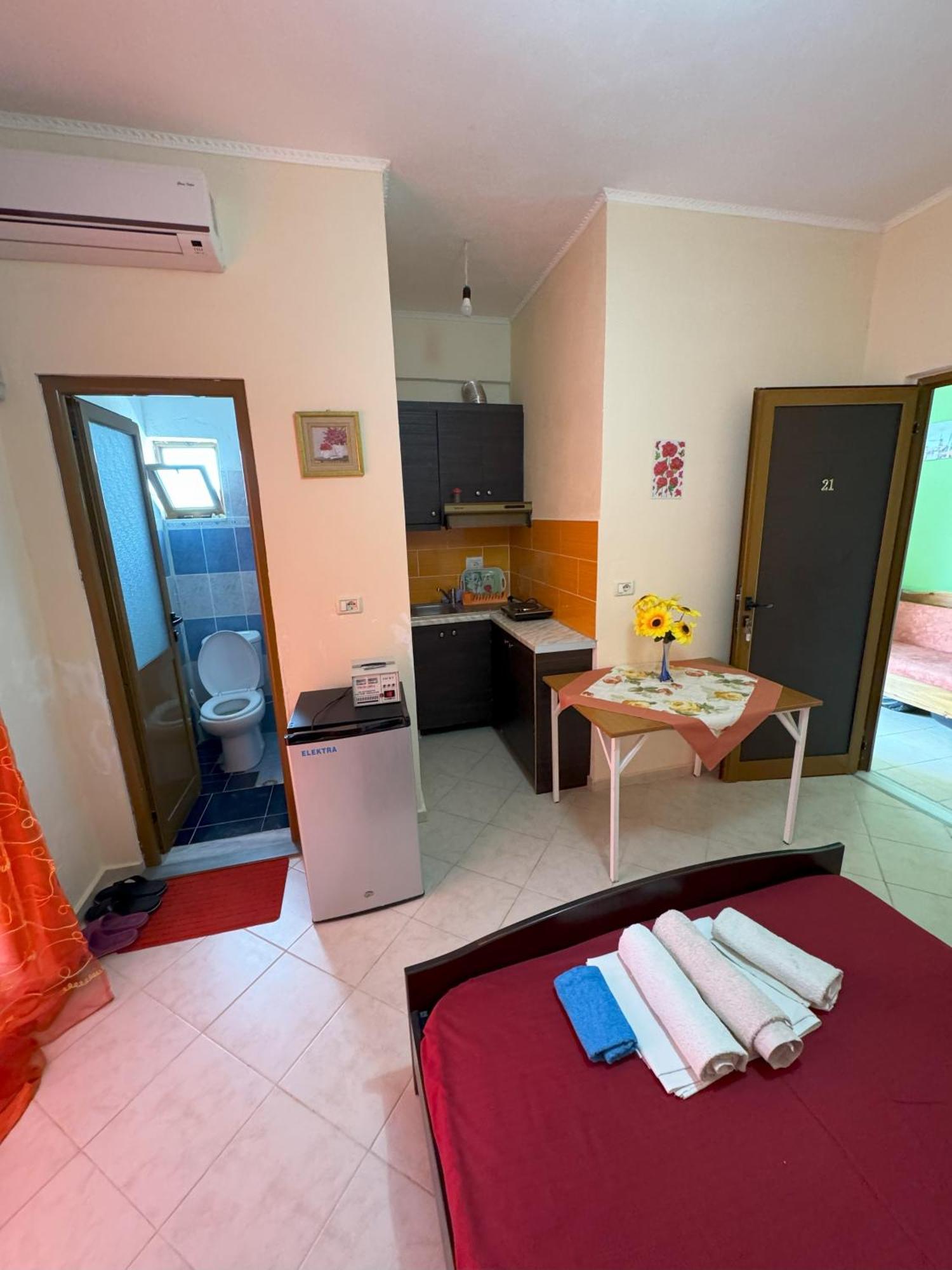 Adrian Agustin Rooms Lukovë Extérieur photo