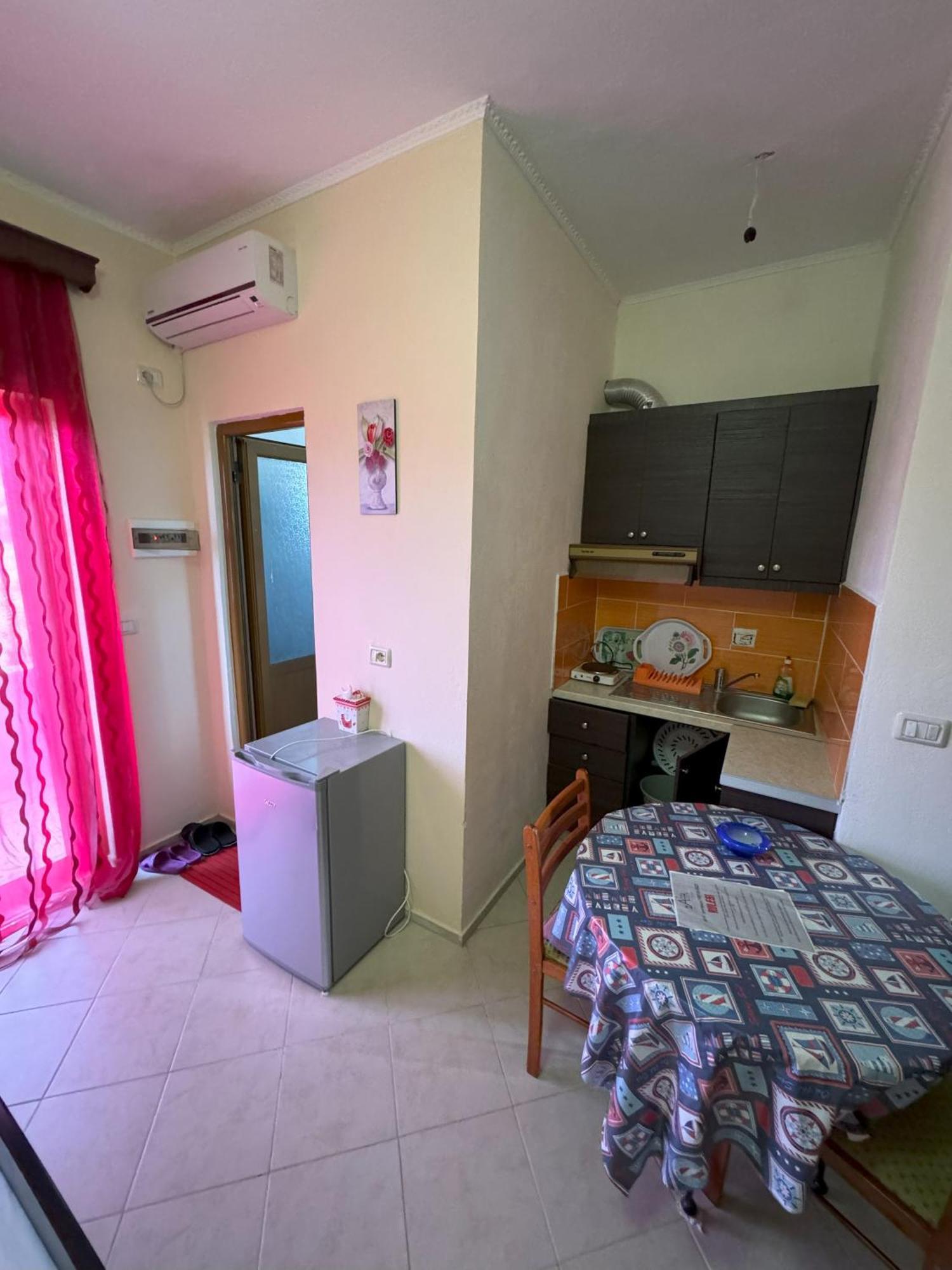 Adrian Agustin Rooms Lukovë Extérieur photo